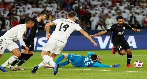 مقترح وزاري إماراتي يُعزز من بقاء حسين الشحات في العين